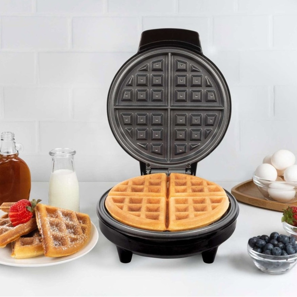 NEW Kalorik Non Stick Stainless Silver Belgian Waffle Maker Kitchen Food Cooking